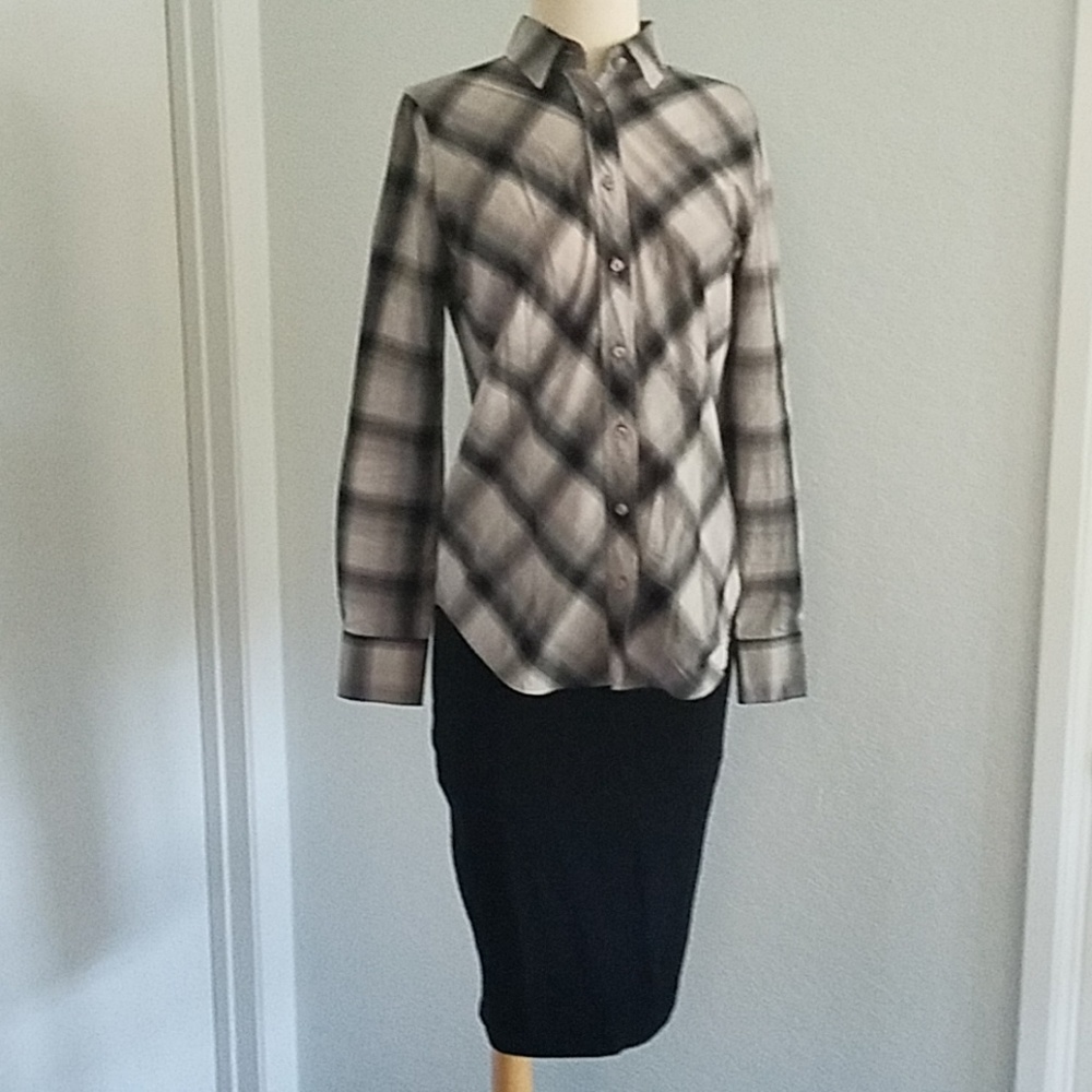 Woman's black skirt by philosophy